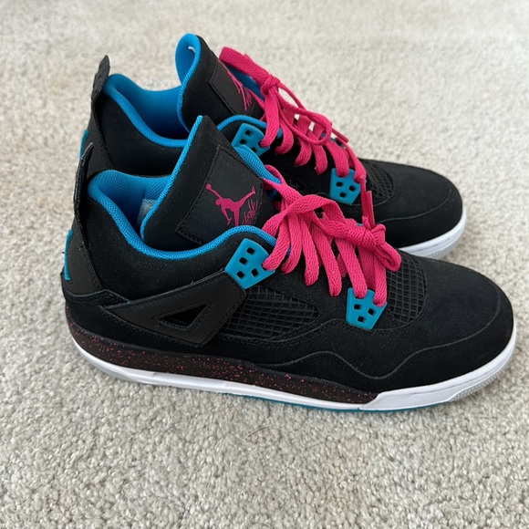 Jordan 4 Retro - Picture 2 of 8